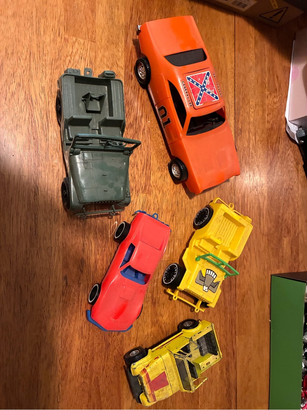 Assorted vintage toy lot